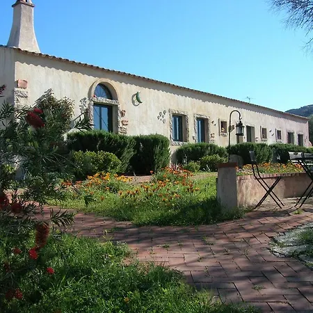 Çiftlik konaklama La Mesenda & *